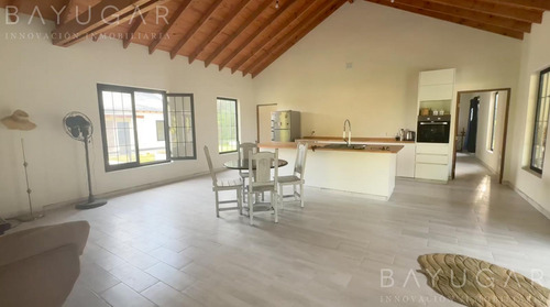 Venta - Casa En Manzanares - Pilar
