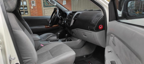 Toyota Hilux Vigo Srv