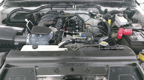Nissan NP300 2.5 CHASIS CABINA DH AC PAQ. SEG