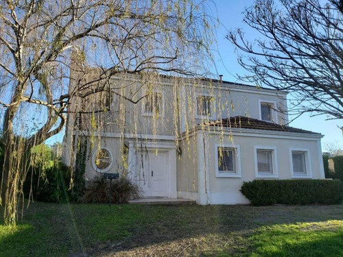Pilar Del Este, Los Jazmines, Oportunidad Muy Buena Casa Excelente Ubicación , 3 Dormitorios Con Dependencia