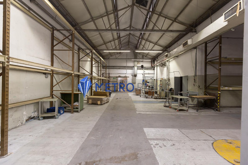 Alquiler Galpón Industrial En Villa Lynch Con Oficinas Y Vestuarios