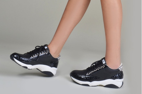 Imagen 2 de 10 de Zapatillas Urbanas De Mujer De Cuero Lara - Ferraro