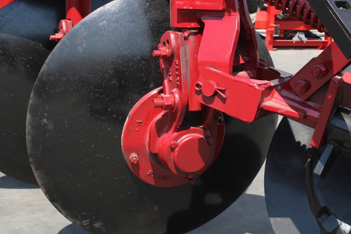 Imagen 11 de 15 de Arado Agricola De 3 Discos Hidraulico Marca Fenix P/ Tractor