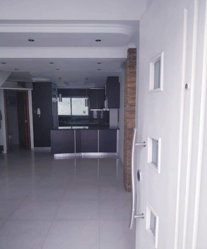 Imagen 3 de 9 de Townhouse De 190 M2 Cerca Del Hotel Hesperia Valencia