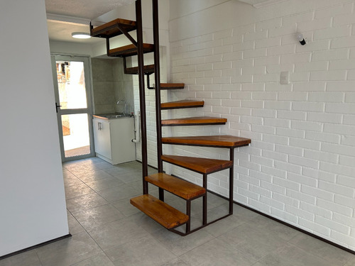 Práctica Casa Recién Renovada A Pasos Metro Las Parcelas