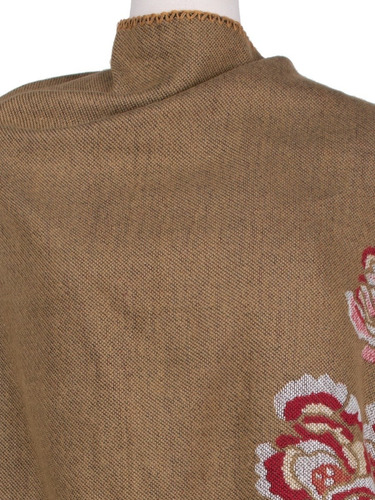 Imagen 8 de 10 de Poncho, Capa, Chal, Mañanita Tejido Floral Bicolor, Suave.