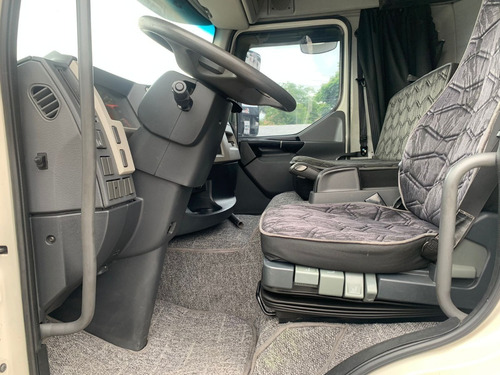 Imagem 6 de 15 de Volvo Vm 330 Ano 2015 Ishift Com Ar Condicionado Abaixo Fip