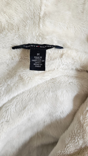 Campera Tommy Hilfiger Canguro Con Piel Adentro M Impecable (Usado)