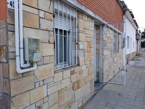 Imagen 1 de 7 de Casa + 2 Aptos A La Venta A 5 Cuadras De 8 De Octubre