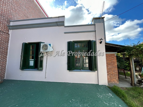 En Venta Casa De 4 Dormitorios Con Apto, Colonia Del Sacramento