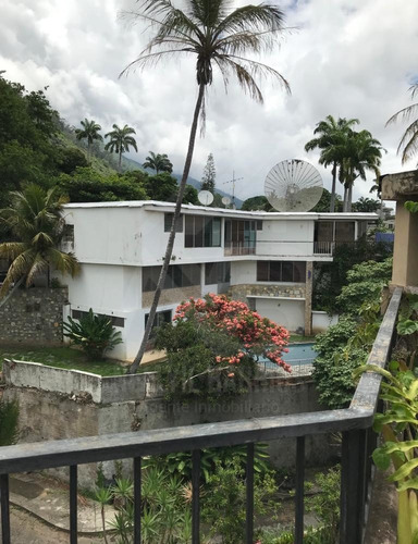 Se Vende Interesante Casa En Parte Alta De La Florida Con 4 Amplios Apartamentos