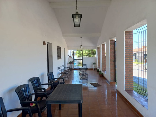 Flores Propiedades Vende Casa Esquina Barrio Modelo Sobre Av. America