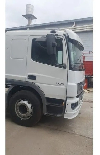 Imagen 12 de 15 de Mercedes Benz 1725 Tractor Corto C/plato. Año 2016