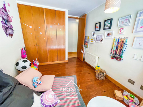 Departamento En Venta De 3 Dorm. Con Jardin En Las Condes