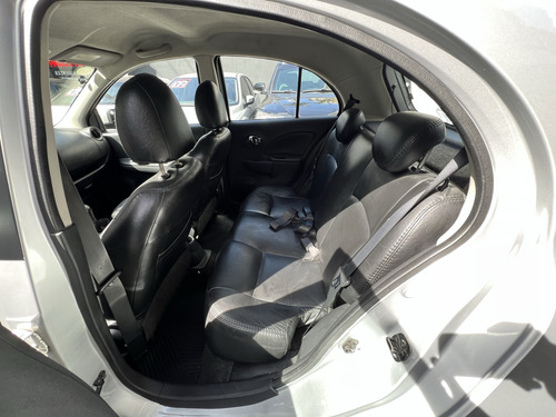 Nissan March 1.6 SV 16V FLEX 4P MANUAL