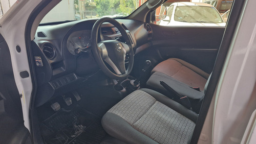 Nissan NP300 2.5 Doble Cabina S Aa Pack Seg Mt