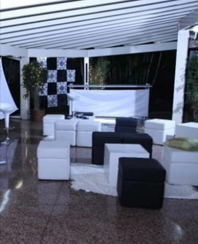Imagen 2 de 5 de Alquiler De Sillas Mesas Mobiliario Palet Area Lounge