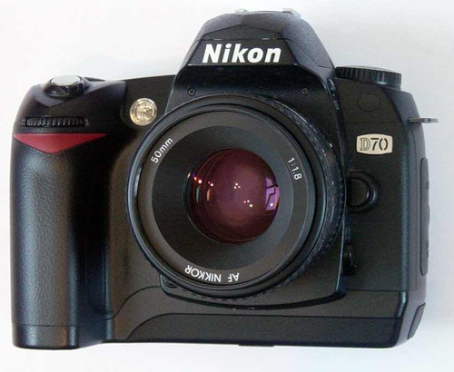Nikon D70 Lente Nikon 50mm Incluya Cargador Y Batería