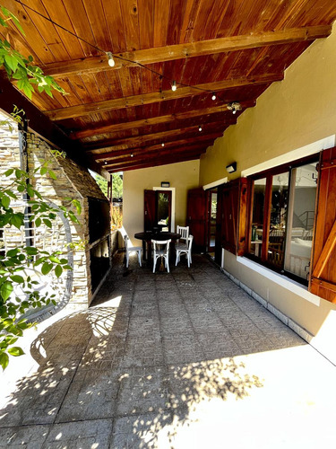 Casa En En La Caleta, Con Pileta!