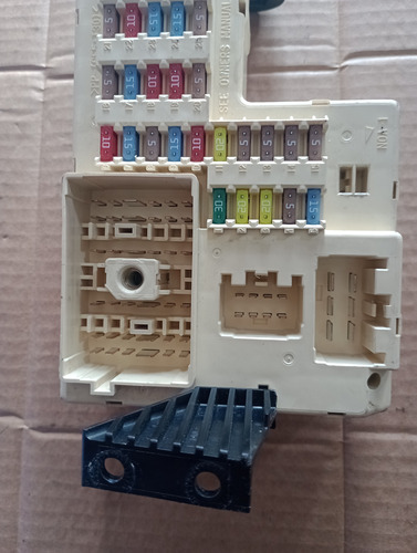 Caja De Fusibles Ford Explorer 2006 6cil 4.0l (Usado)