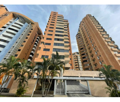 Vendo Imponente Y Lujoso Penthouse Con Planta Y Pozo En La Trigaleña