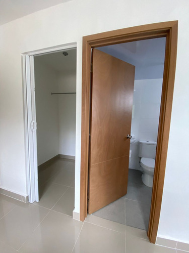 Vendo Exclusivo Apartamento Nuevo Ubicado En Altos Colombia, Santo Domingo, República Dominicana