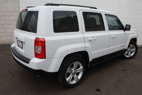 Imagen 5 de 15 de Jeep Patriot 2016 5p Latitud L4/2.4 Aut