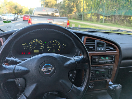 Nissan Pathfinder SE 3.5 V6