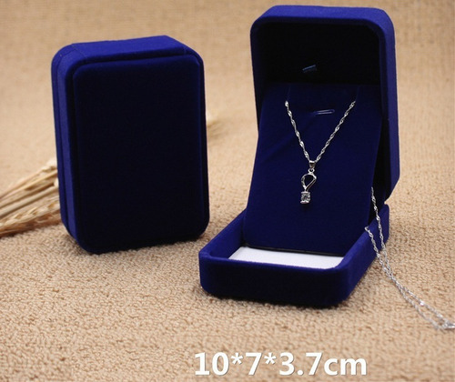 Imagen 3 de 6 de Una Caja De Terciopelo Anillo Aros Joyas 10x7x4cm