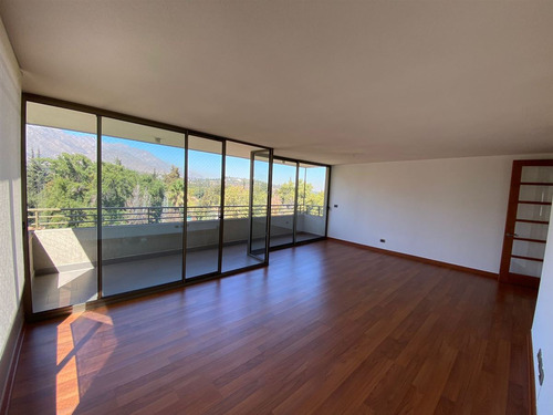 Departamento En Venta De 3 Dorm. + Servicios En Las Condes
