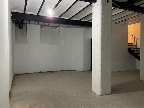 Montevideo Y Rivadavia - Local C Sotano - Venta Con Renta