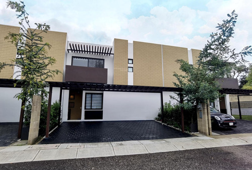 Casa En Venta En Residencial Vista Bosques, Ocoyoacac.