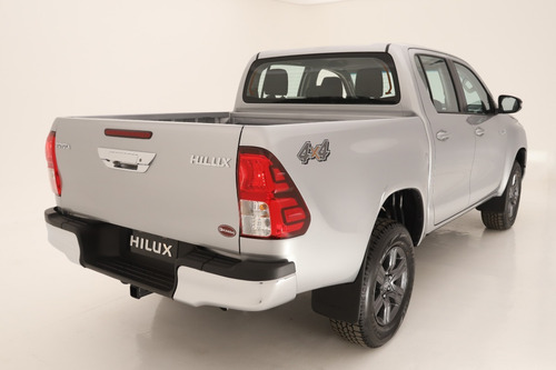 Imagen 21 de 25 de Toyota Hilux 4x2 Sr 2.4 Tdi My22