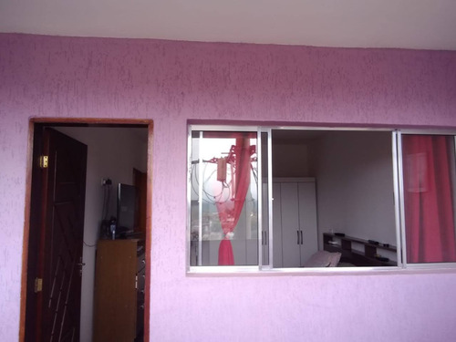 Sobrado Com 5 Cômodos E Garagem