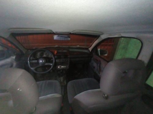 Imagem 10 de 12 de Chevrolet Corsa 1.6 8v