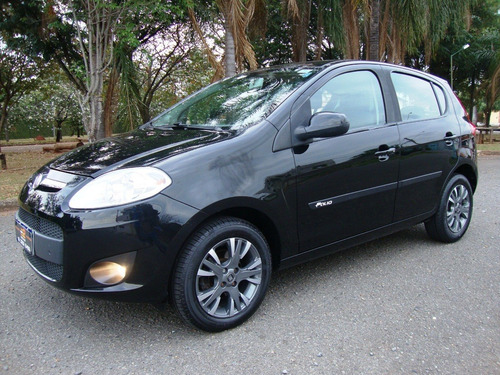 Imagem 3 de 10 de Fiat Palio Attractive 1.4 - 2014 - Completo - Veja