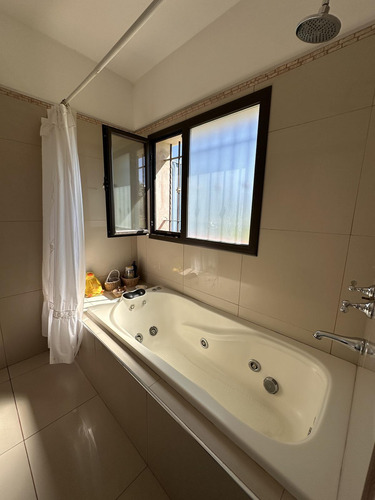 Venta Casa En Malvinas Argentinas, Superficie Terreno 19.998m2, Provincia De Córdoba