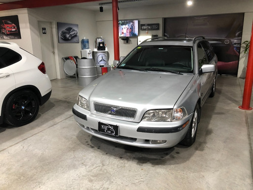 Imagen 2 de 12 de Volvo V40 2.0 At 2001