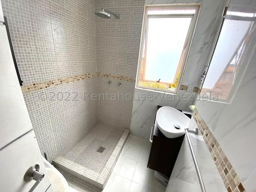 Imagen 12 de 13 de Bello Apartamento Dúplex Con Espectacular Vista Al Ávila Ubicado En Loma Linda Caracas 22-21499
