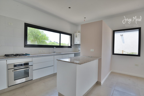 Casa Interno #0-100 - Pilar Del Este - San Ramiro - 528m2 #id 14128