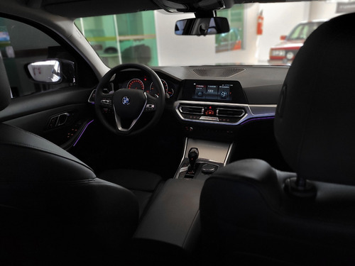 Imagem 13 de 18 de Bmw 320i 2020