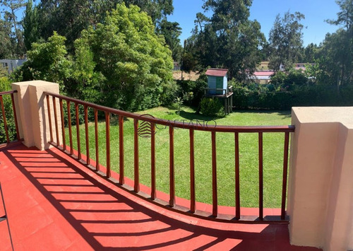 Imagen 15 de 19 de Hermosa Casa De Dos Plantas En La Arbolada - Punta Del Este La Arbolada