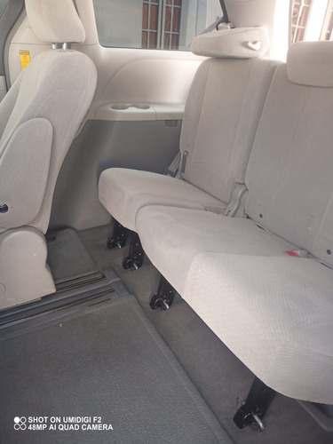 Toyota Sienna 3.5 Le V6/ At