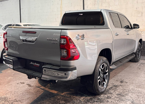 Toyota Hilux 2.8 D-4D TURBO DIESEL CD SRX 4X4 AUTOMÁTICO