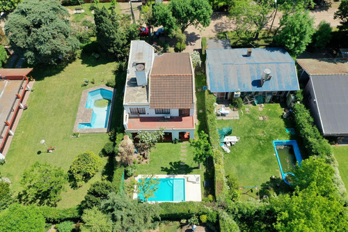 Casa En Venta 5 Ambientes - Barrio Montecarlo - Del Viso