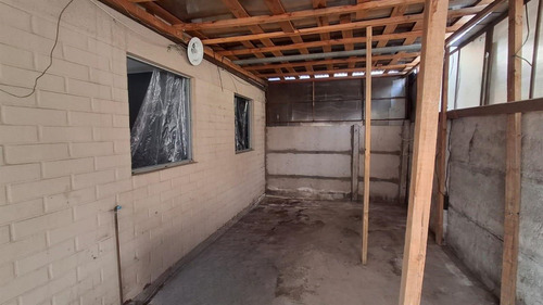 Casa En Venta De 2 Dorm. En Renca