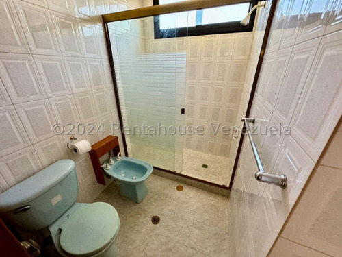 Apartamento En Alquiler, Colinas De Valle Arriba - Marigreys Blanco - #25-12655
