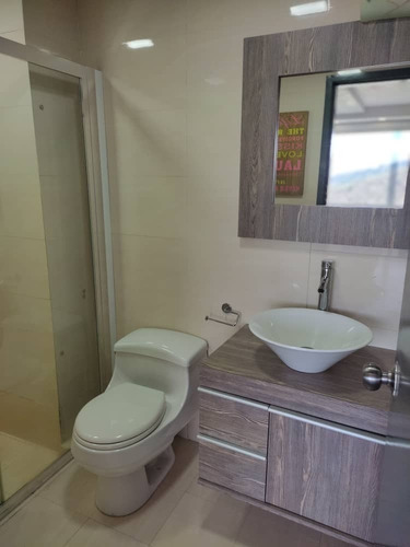 Imagen 16 de 22 de Espectacular Apartamento Remodelado Y Full Equipado Con Espectacular Vista En El Solar Del Hatillo, Municipio El Hatillo, Estado Miranda, Caracas, Venezuela
