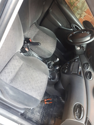 Imagem 9 de 15 de Ford Focus Hatch 1.8