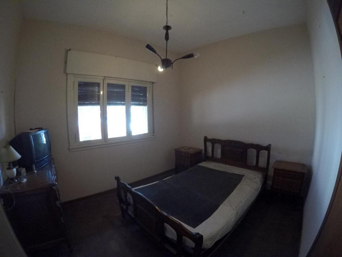 Imagen 17 de 30 de Venta Casa En Esquina Const. Sobre 2 Lotes Amplio Fondo Libre - Llavallol